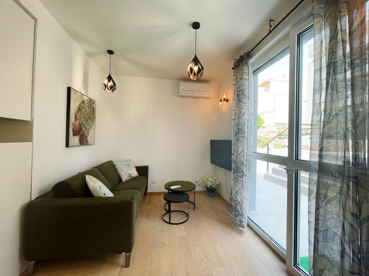 Cozy Seaside Apartment With Pool & Terrace Split Dış mekan fotoğraf