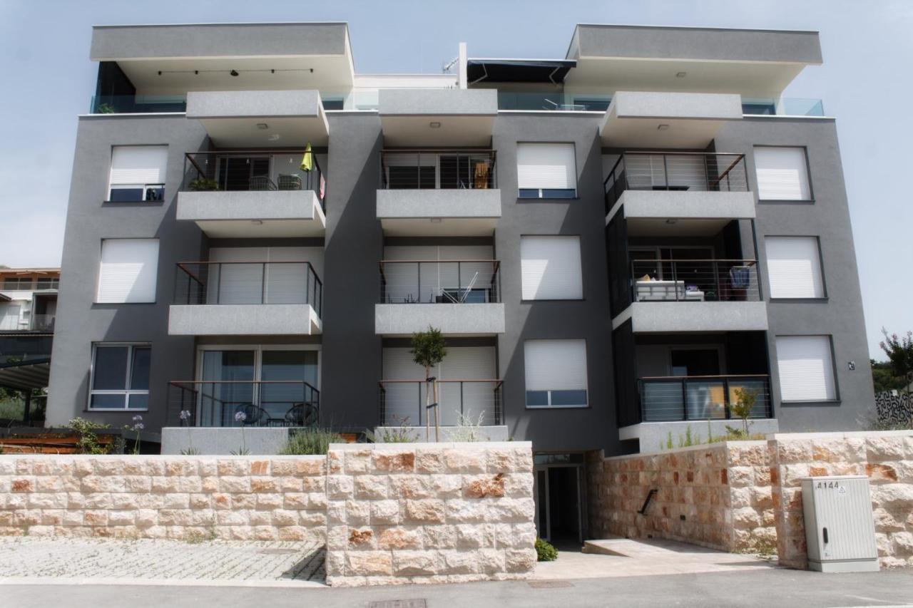 Cozy Seaside Apartment With Pool & Terrace Split Dış mekan fotoğraf