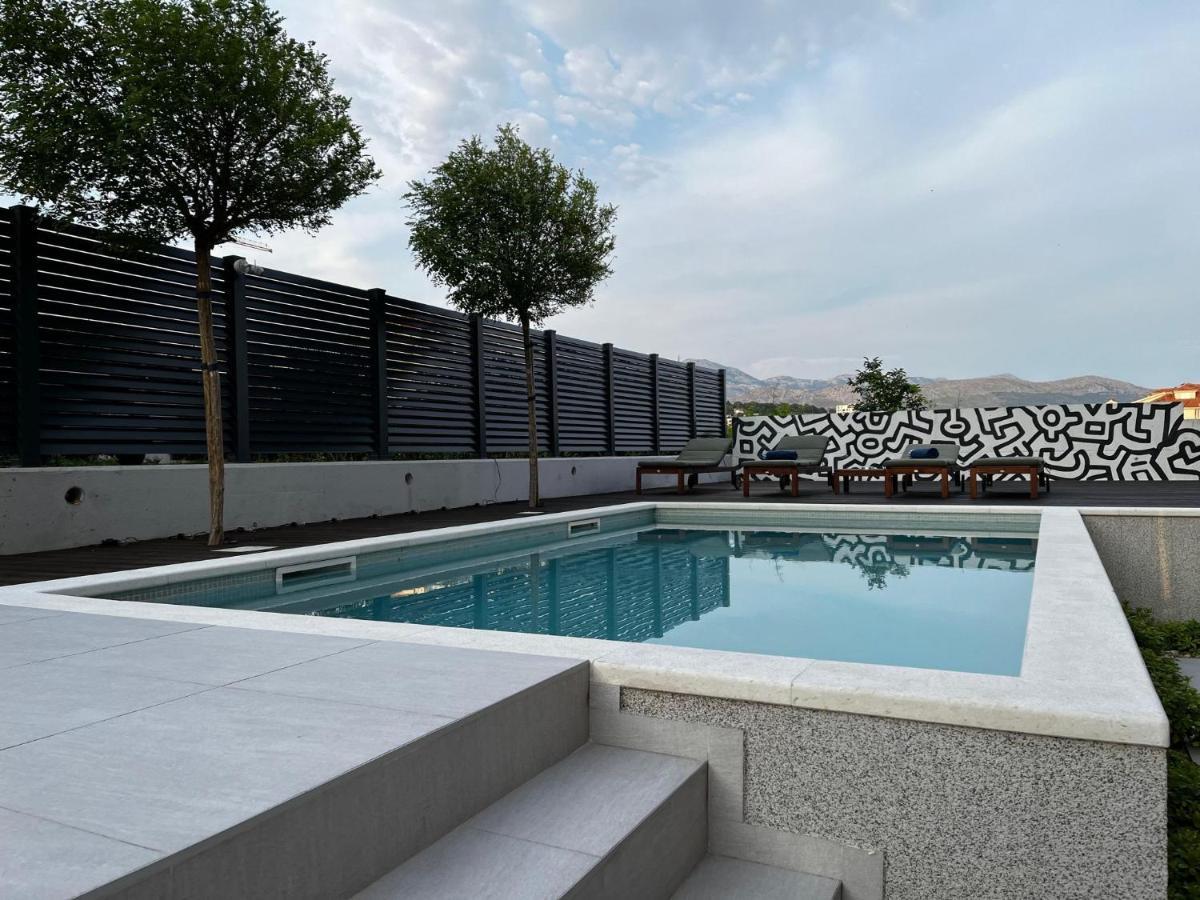 Cozy Seaside Apartment With Pool & Terrace Split Dış mekan fotoğraf