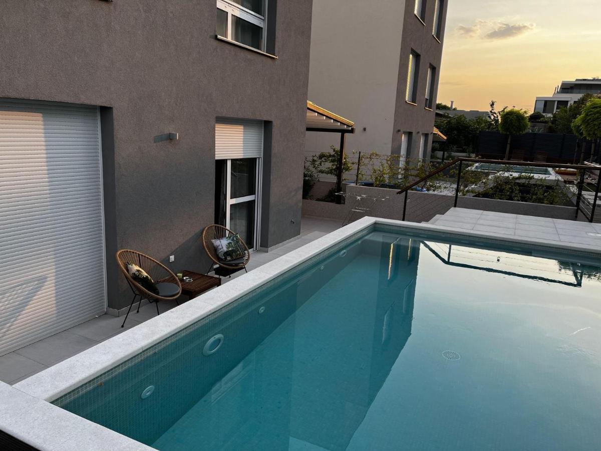 Cozy Seaside Apartment With Pool & Terrace Split Dış mekan fotoğraf